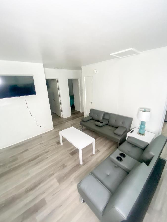 Uptown Inn & Suites St. Petersburg Esterno foto