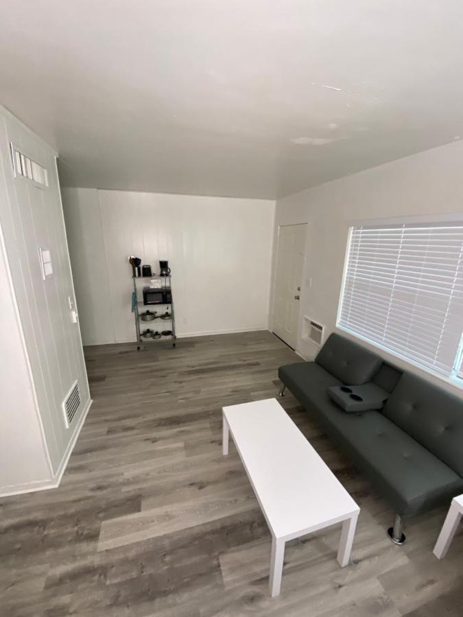 Uptown Inn & Suites St. Petersburg Esterno foto