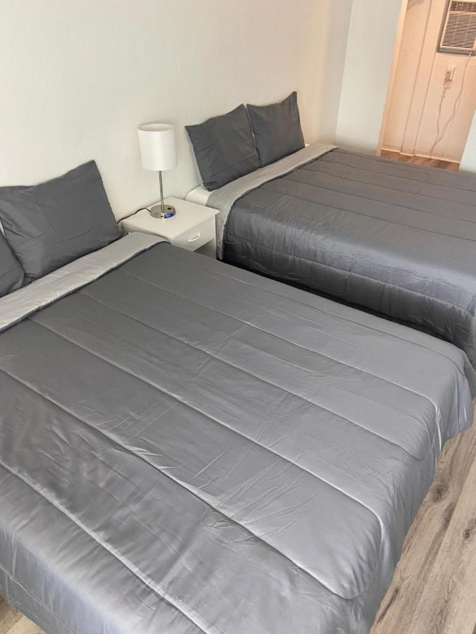 Uptown Inn & Suites St. Petersburg Esterno foto
