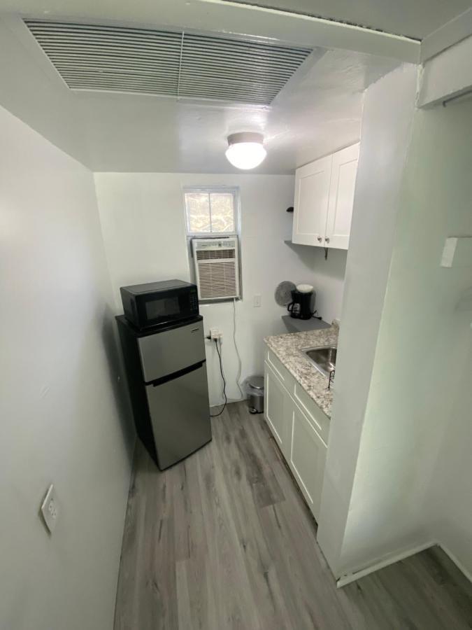 Uptown Inn & Suites St. Petersburg Esterno foto