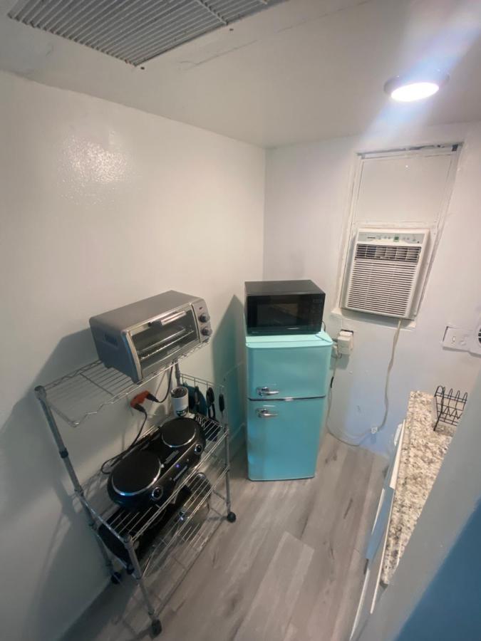 Uptown Inn & Suites St. Petersburg Esterno foto