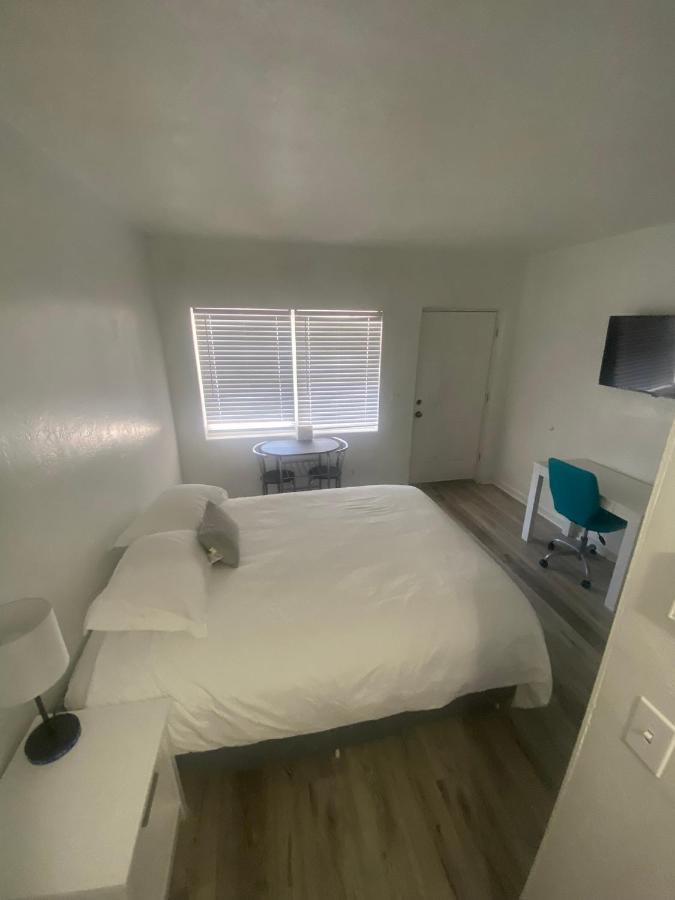 Uptown Inn & Suites St. Petersburg Esterno foto