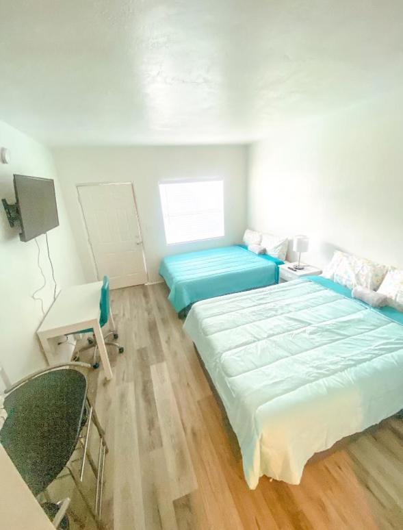 Uptown Inn & Suites St. Petersburg Esterno foto